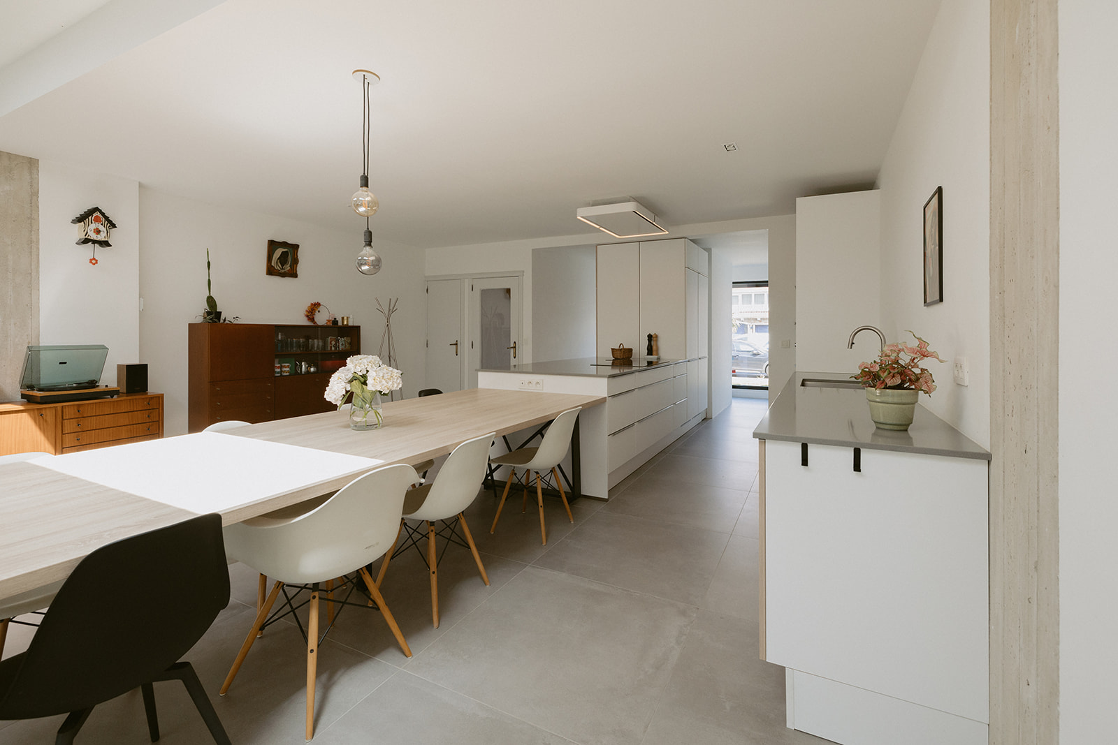 Eethoek met houtlook tafel